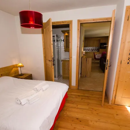De 77m² Avec Terrasse, Vue Mont-blanc, Centre De Chamonix, 6 Adultes + 2 Enfants - Fr-1-343-174